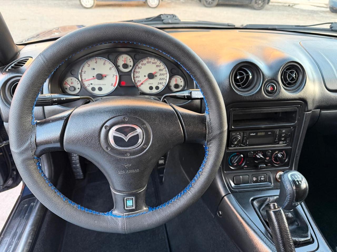 Mazda MX-5 1.6i 16V cat