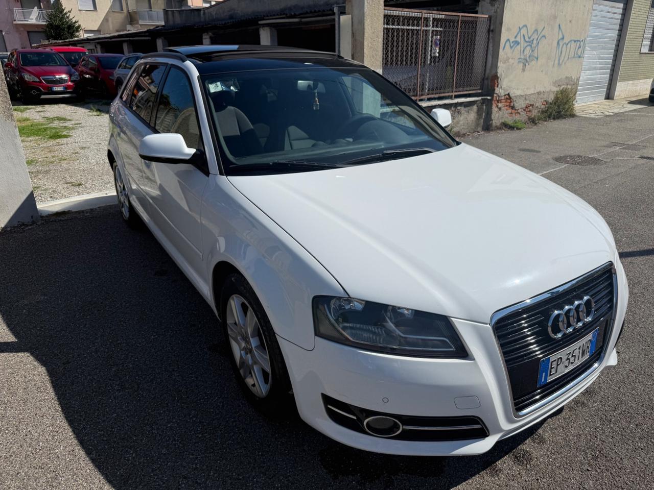 Audi A3 1.6 105 cv