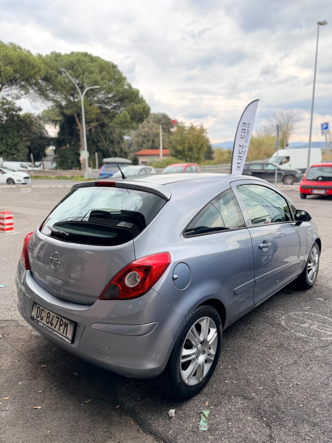 Opel Corsa 1.2 3 porte Club