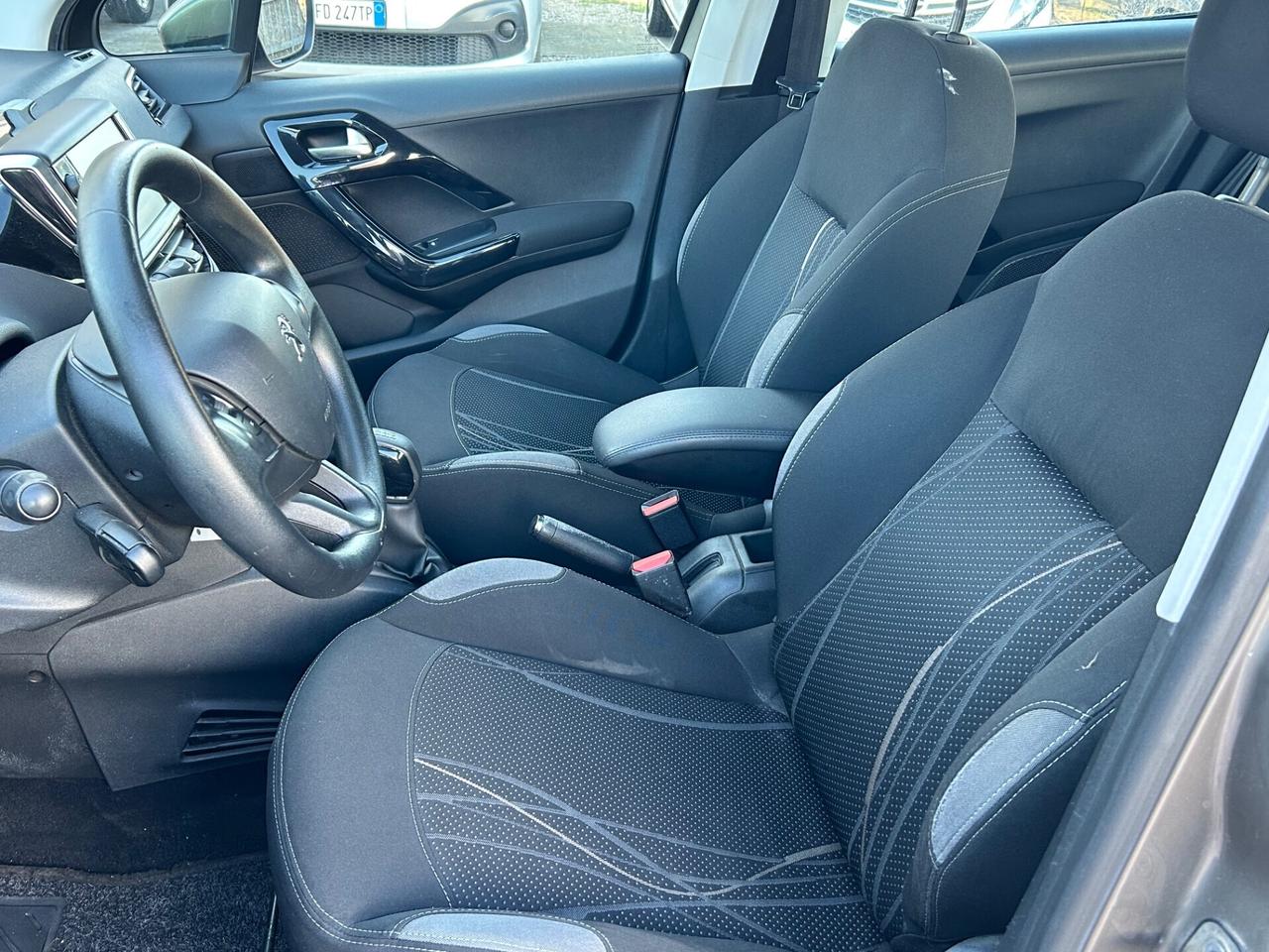 Peugeot 208 1.4 HDi 68 CV 5 porte Allure