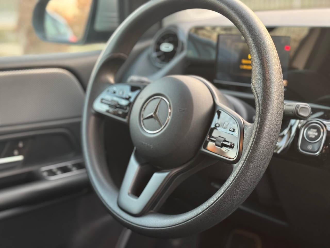 Mercedes-benz B 180 d Automatic Business Extra 08/2021