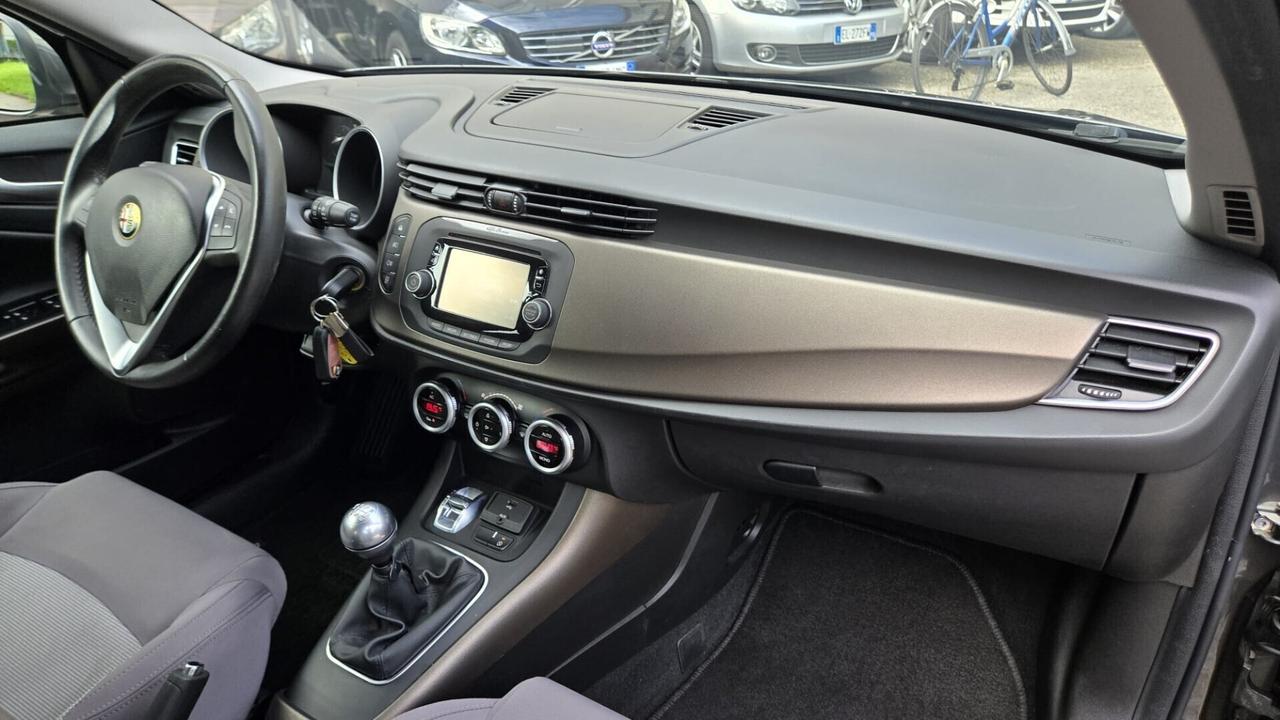 Alfa Romeo Giulietta 1.6 JTDm-2 105 CV Exclusive