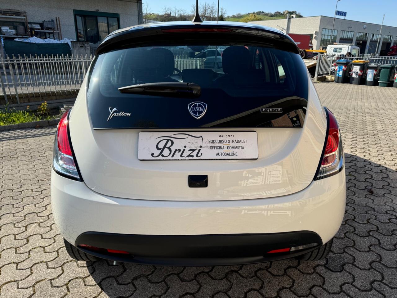 Lancia Ypsilon 1.0 FireFly 5 porte S&S Hybrid Gold