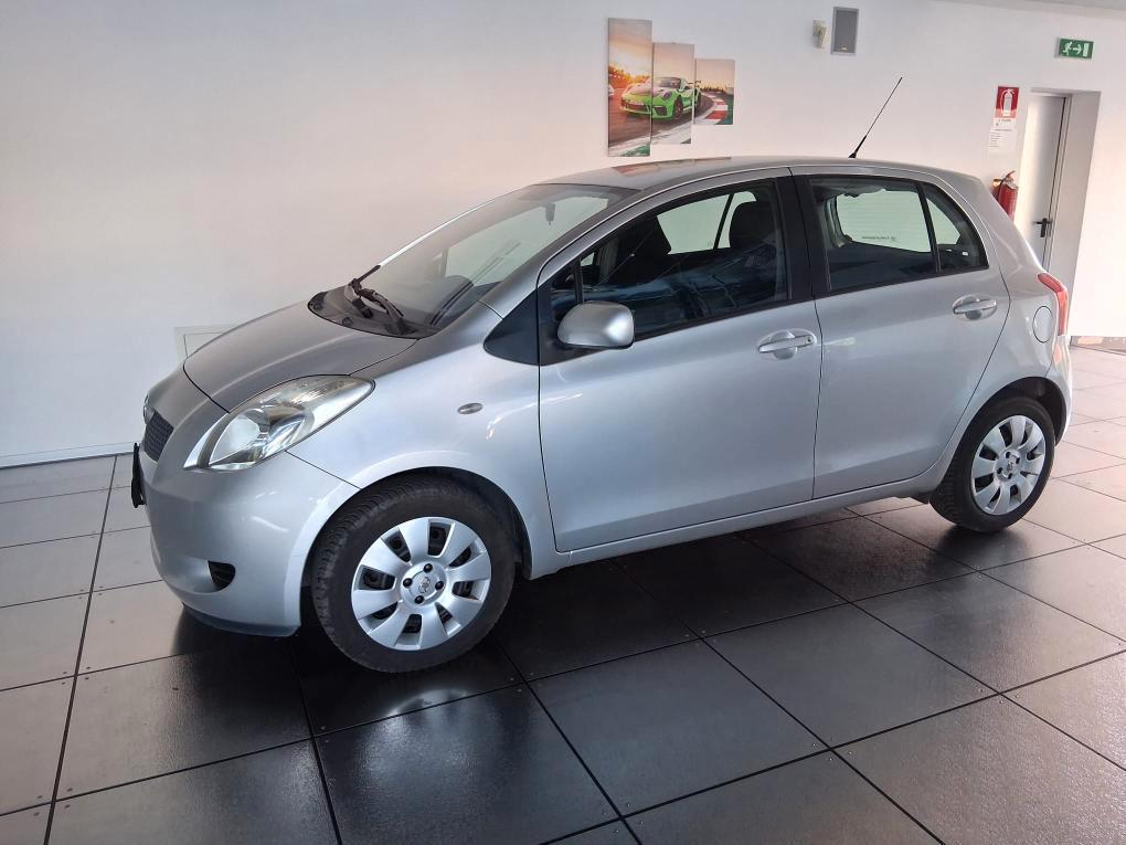 TOYOTA YARIS 1.0 BENZINA IDONEA NEOPATENTATI
