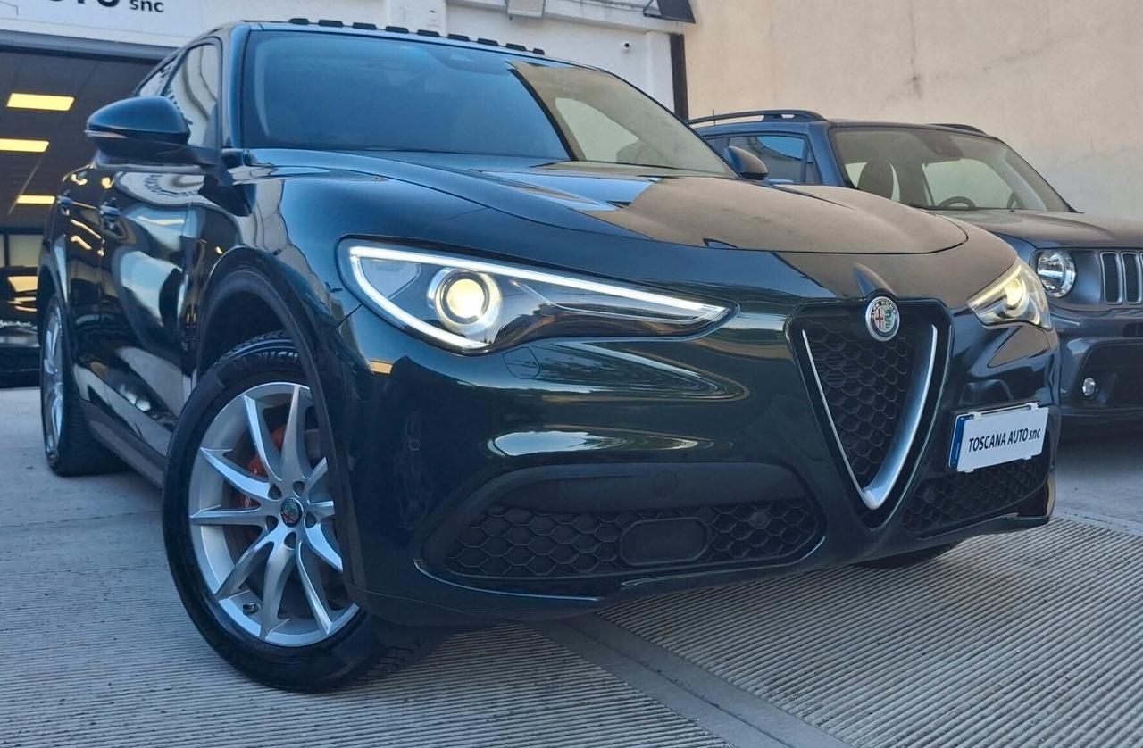 Alfa Stelvio 210 CV AT8 Q4 tetto panoramico
