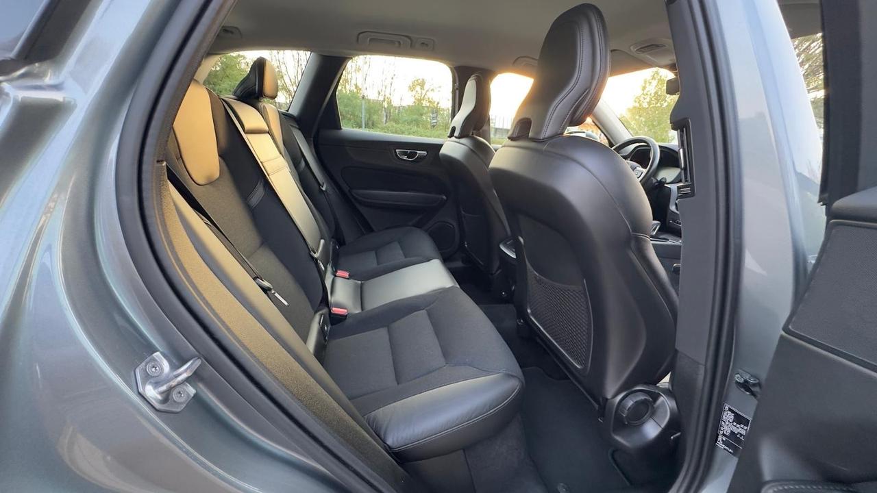 Volvo XC 60 XC60 D5 AWD Geartronic R-design