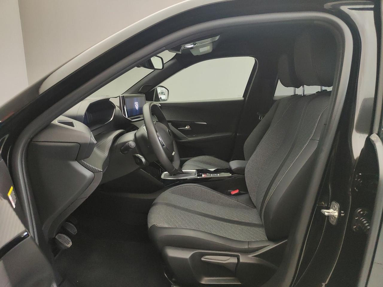 PEUGEOT 2008 II 2023 1.2 PURETECH 100CV ALLURE