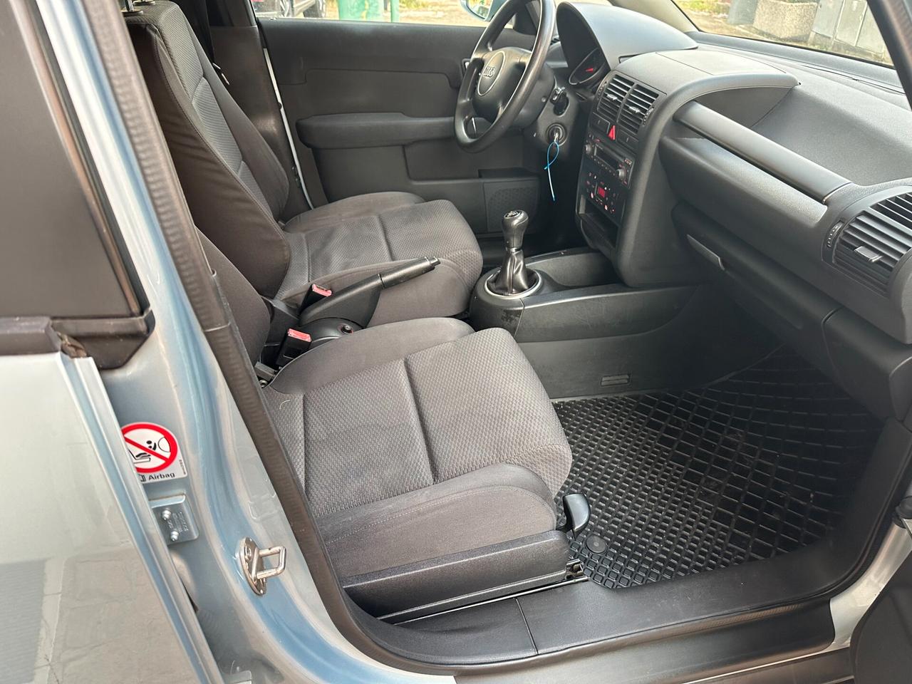 Audi A2 1.6 (12 RATE)