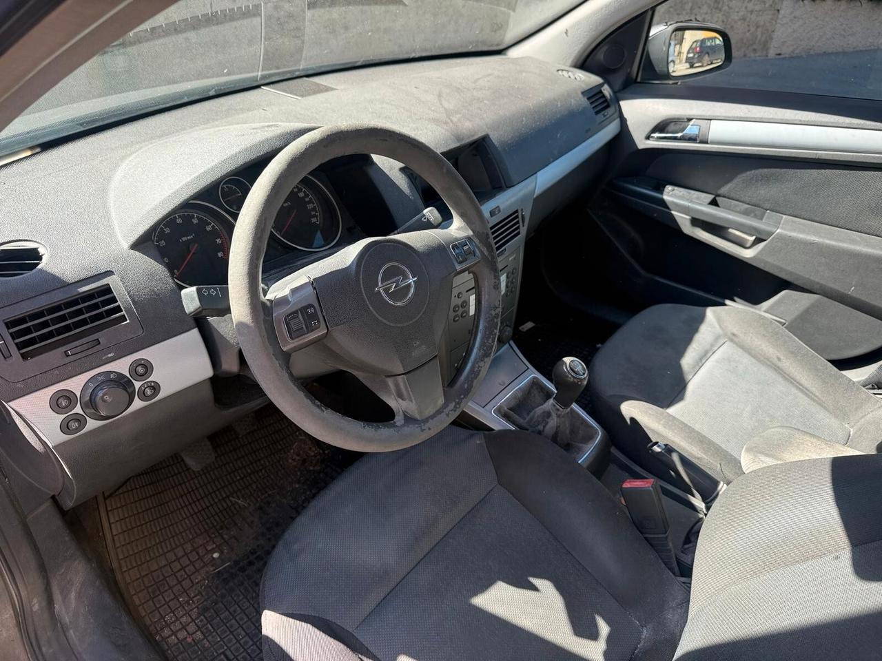 Opel Astra 1.8 16V VVT 5 porte Enjoy