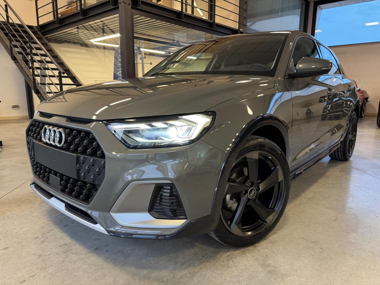 Audi A1 Allstreet 30 1.0 TFSI 110cv Int. Pelle Cerchi 18"