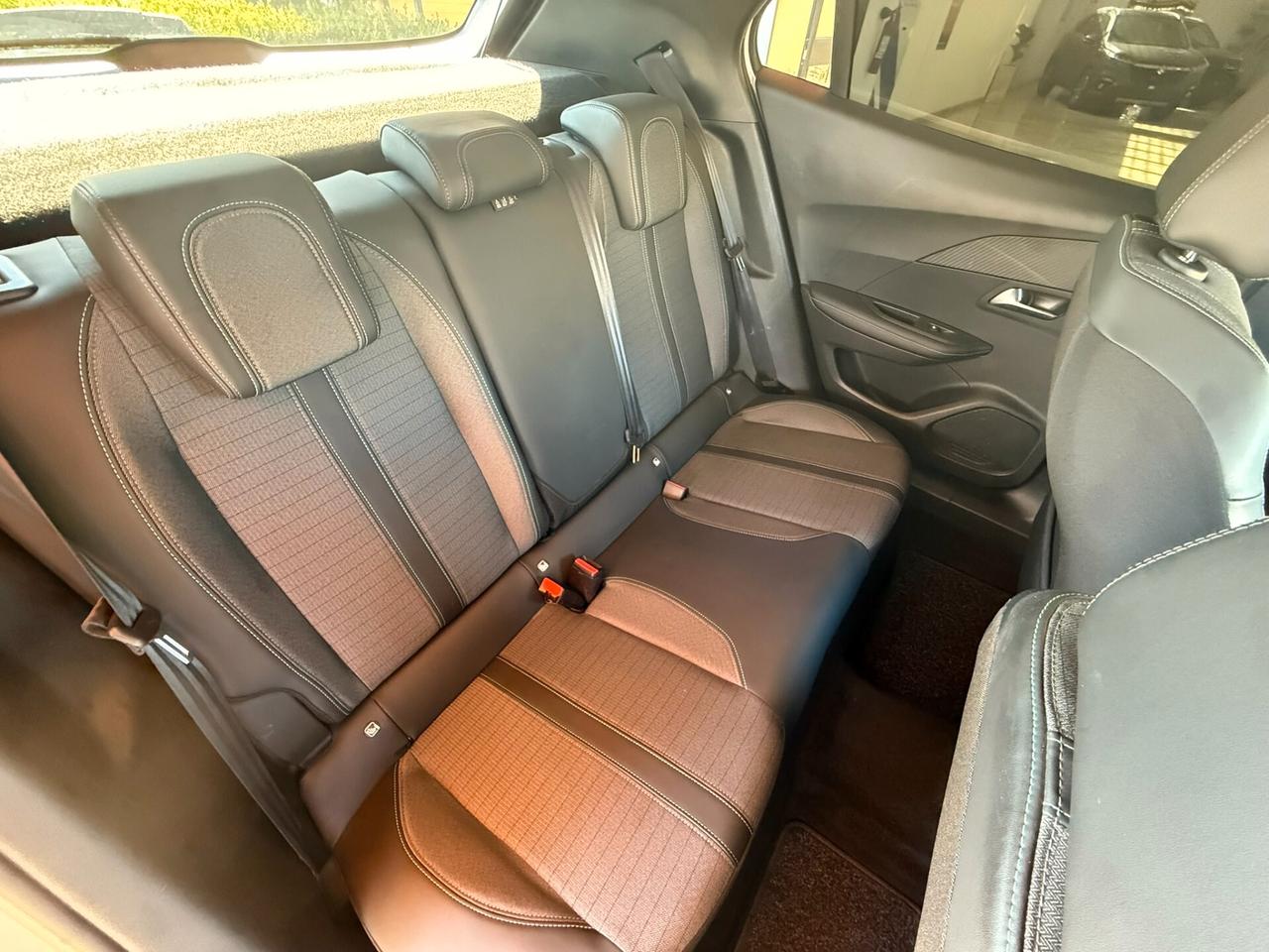 Peugeot 2008 BlueHDi 130 S&S EAT8 Allure