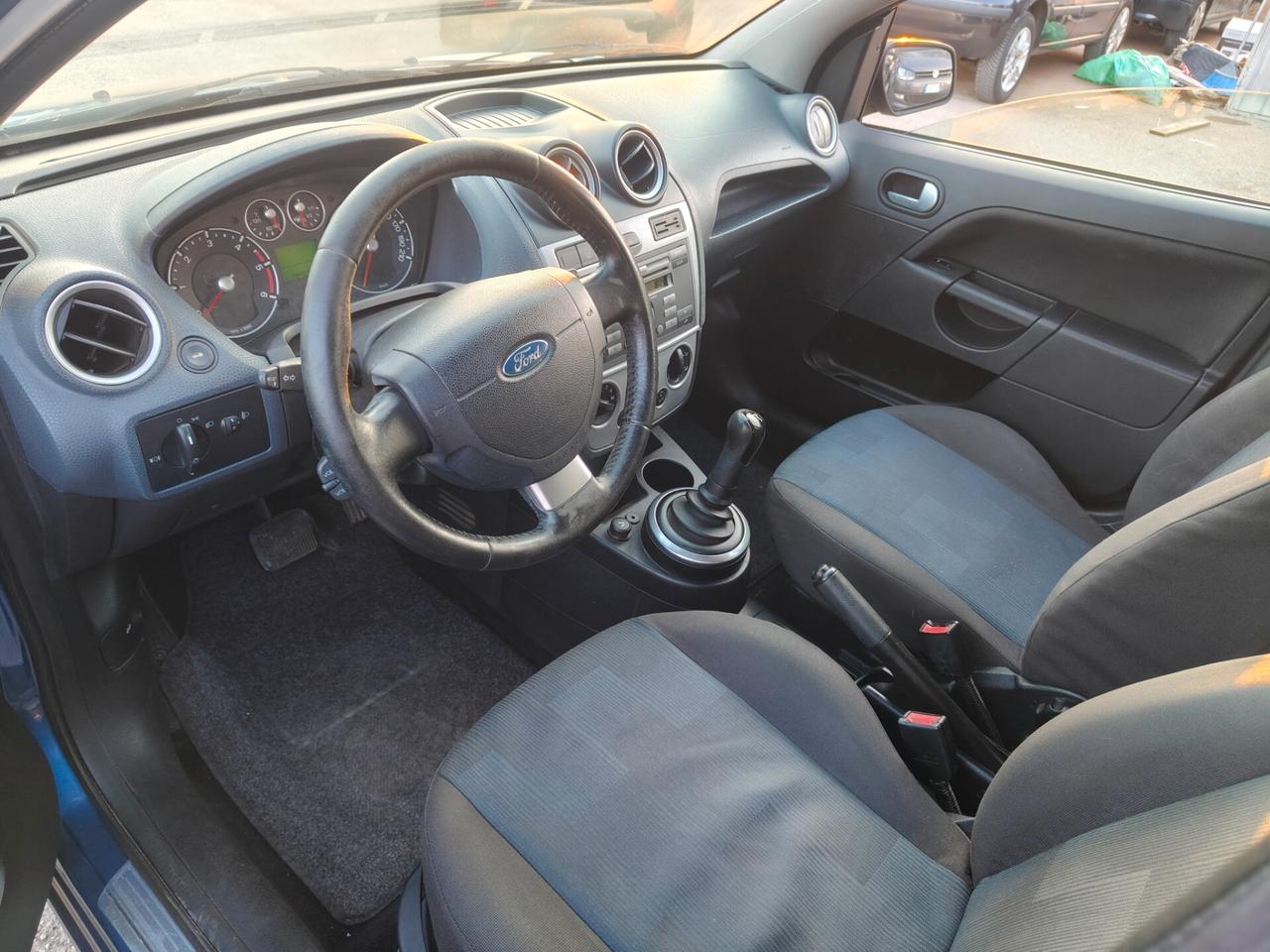 Ford Fiesta 1.4 TDCi 5p plus cambio automatico