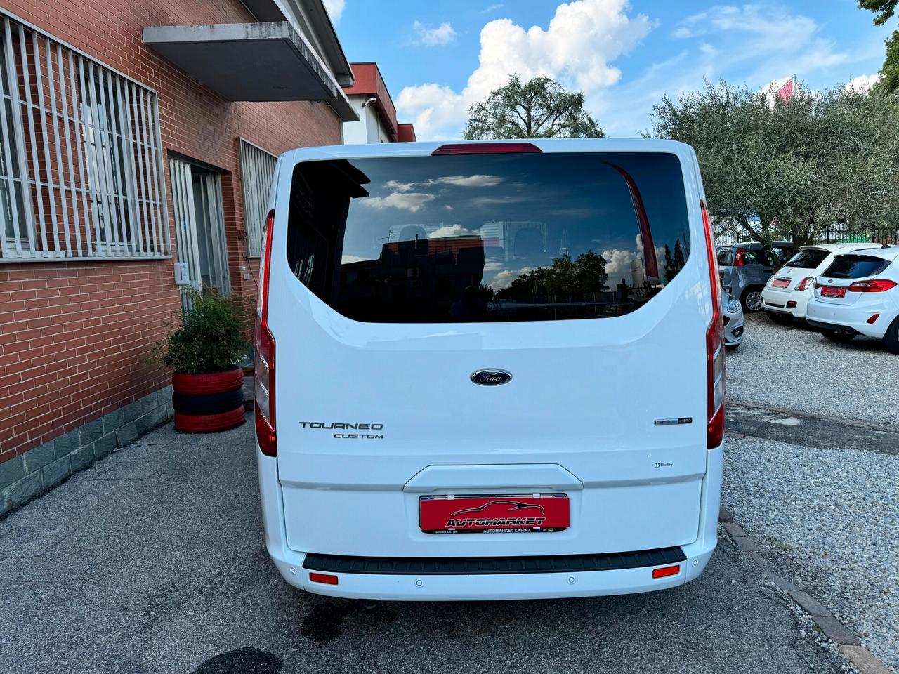 Ford Tourneo Custom 2.0 TDCI 130cv TITANIUM SEDILI GIRABILI 8 POSTI