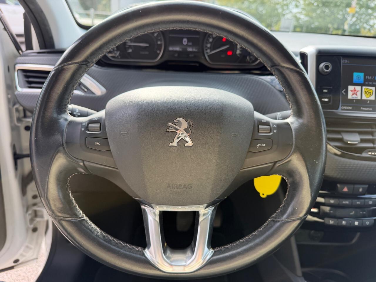 Peugeot 208 1.2 benzina Neopatentati