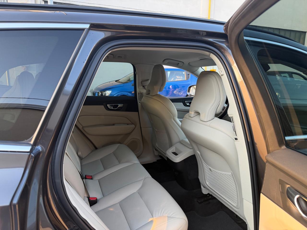 Volvo XC60 B5 AWD Ultimate Dark 2021