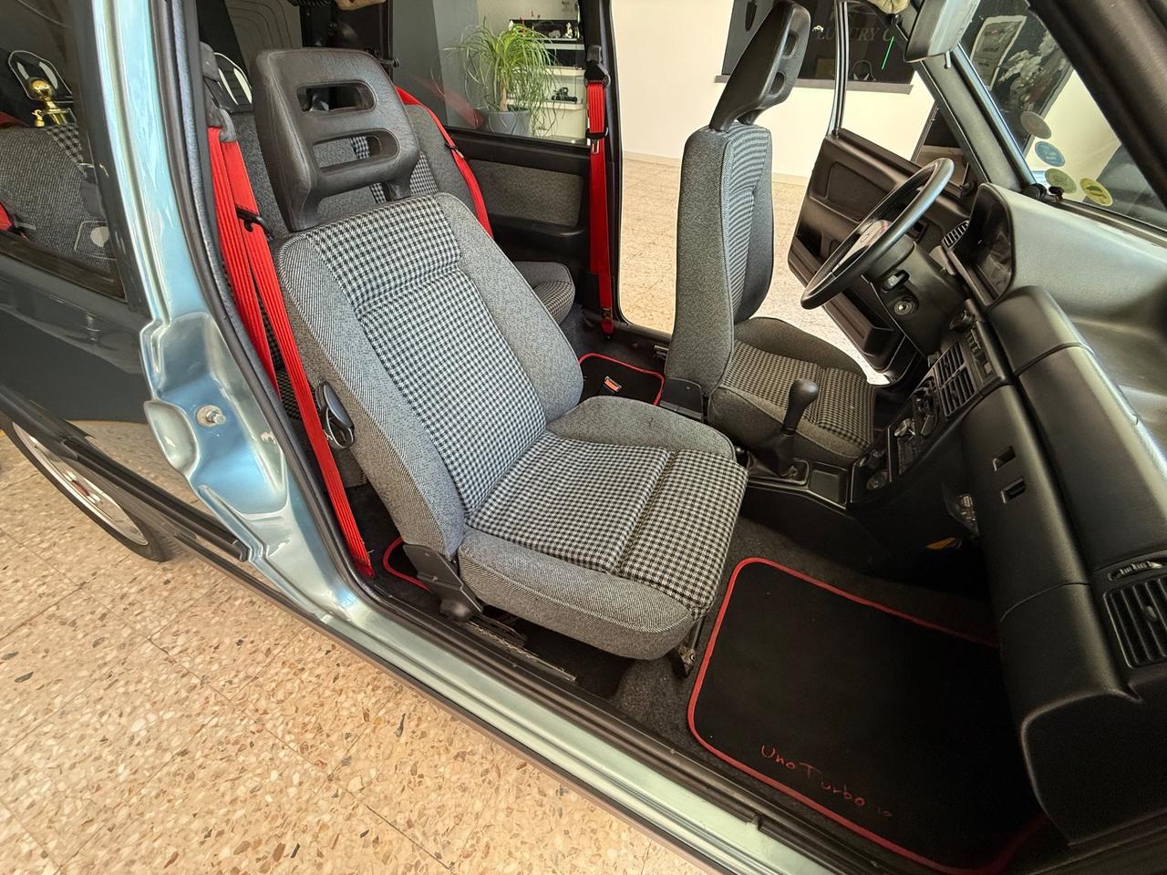 Fiat Uno turbo i.e. Tetto Apribile