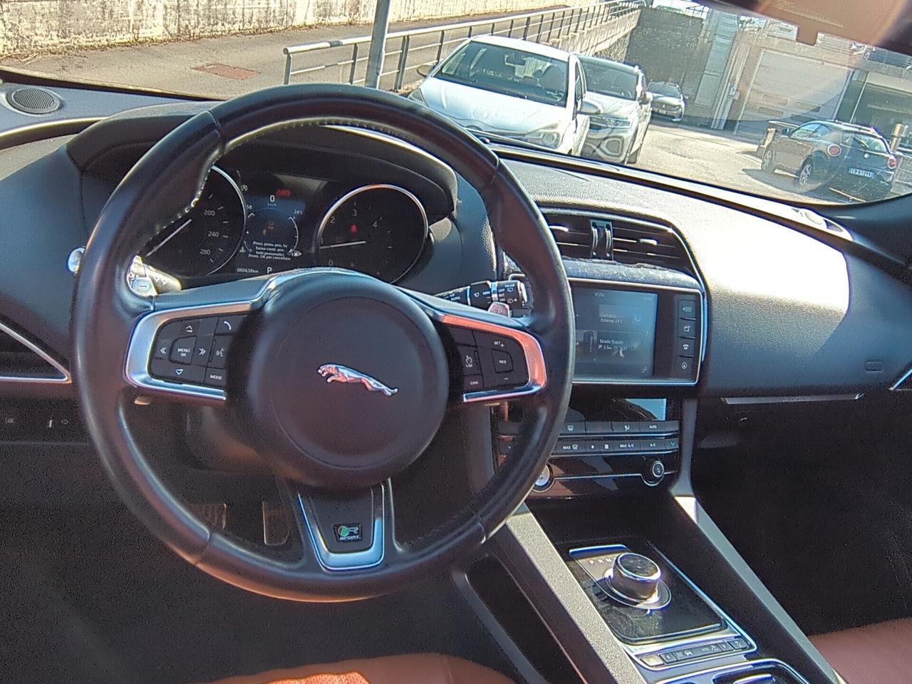 Jaguar F-Pace 2.0 D 180 CV AWD aut. R-Sport