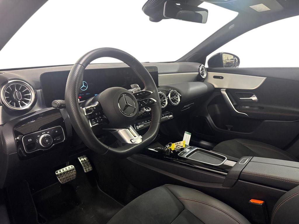 Mercedes Classe A 180 180 D Premium Plus AMG Line 8G-DCT