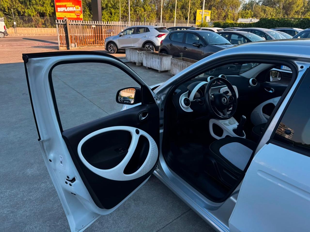 SMART FOUR FOUR 1.0 71 CV 2016 TETTO PANORAMICO