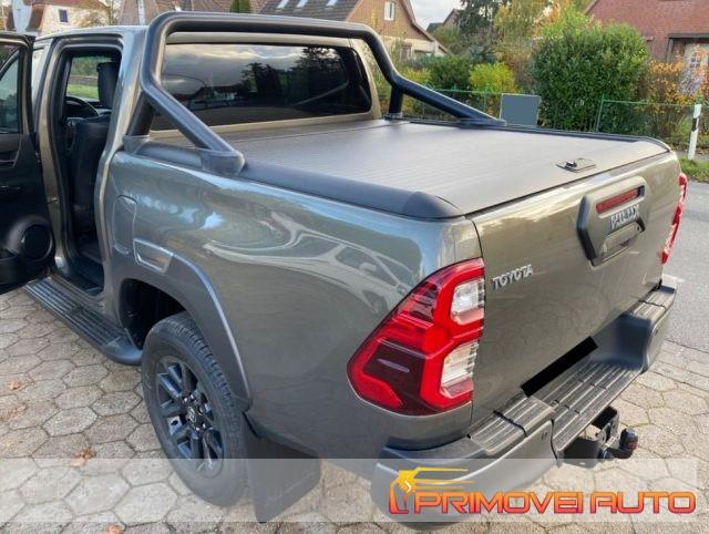 TOYOTA Hilux 2.8 D A/T 4WD 4 porte Double Cab Invincible