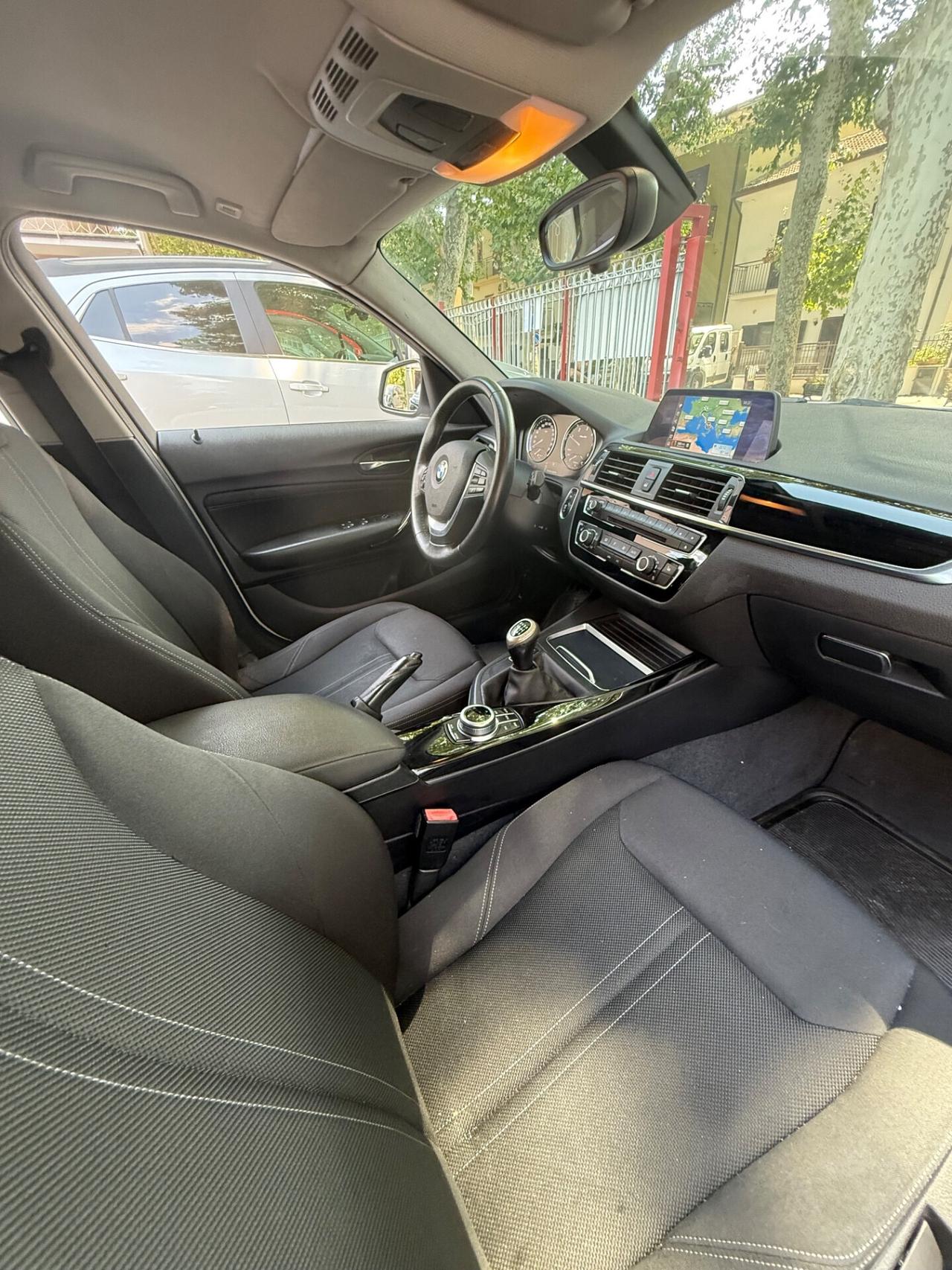 Bmw 116 116d 5p. Urban