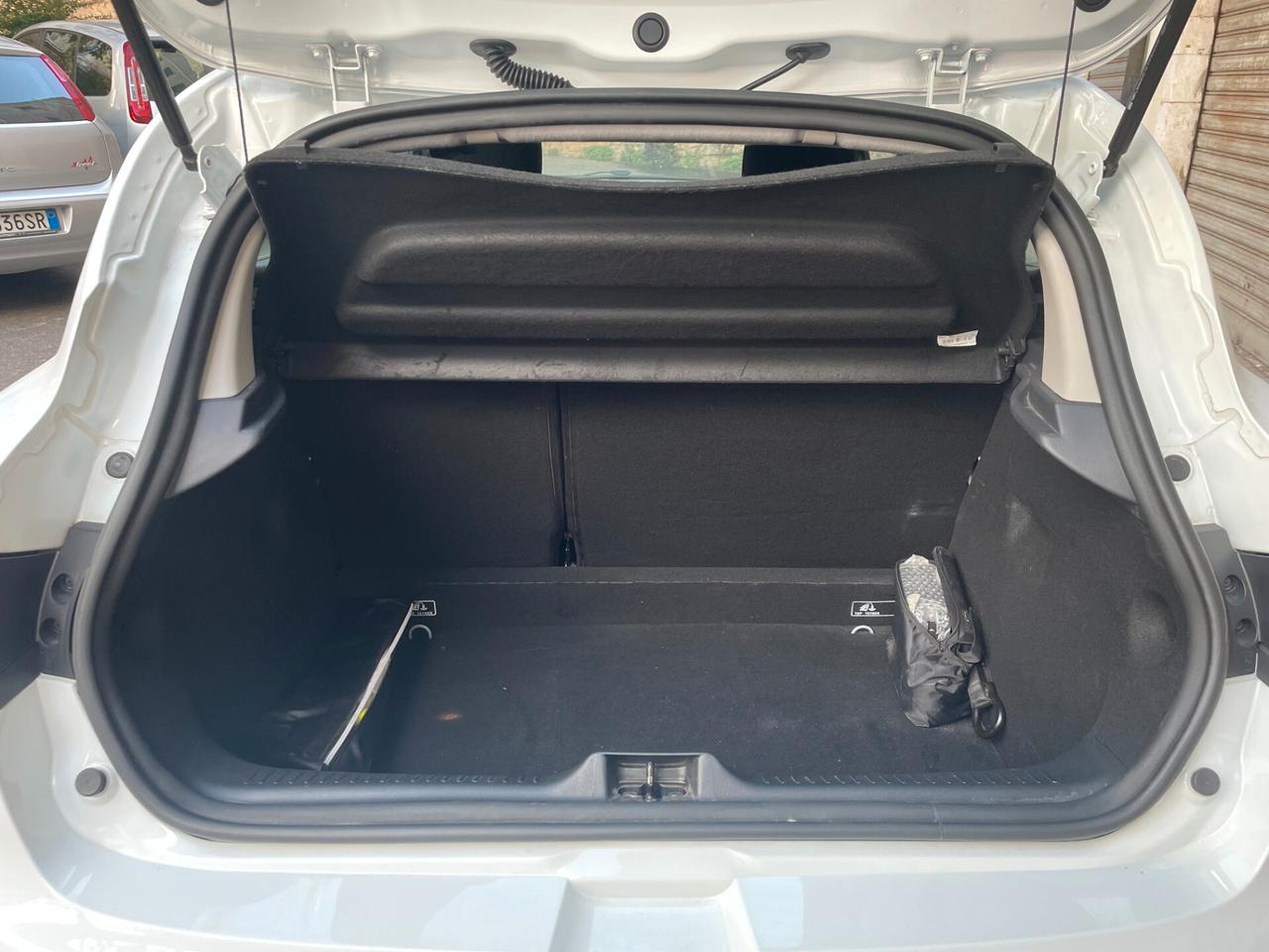 Renault Clio TCe 12V 90 CV GPL 5 porte Moschino Intens FINANZIABILE