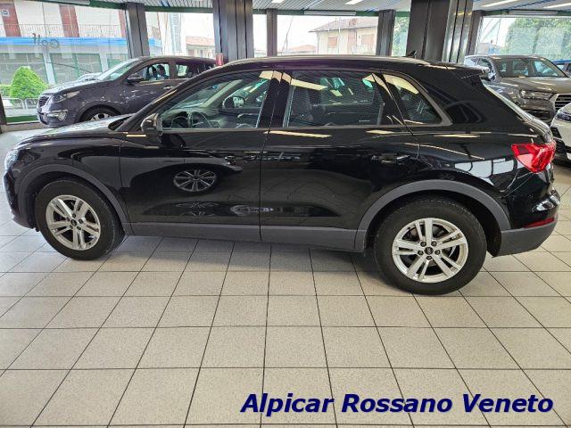 AUDI Q3 35 TDI Business Advanced
