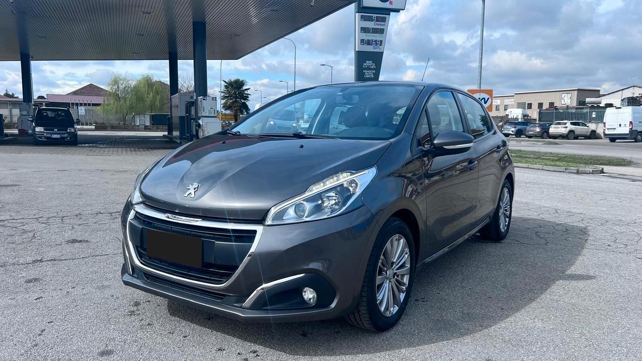 Peugeot 208 PureTech 82 5 porte Allure