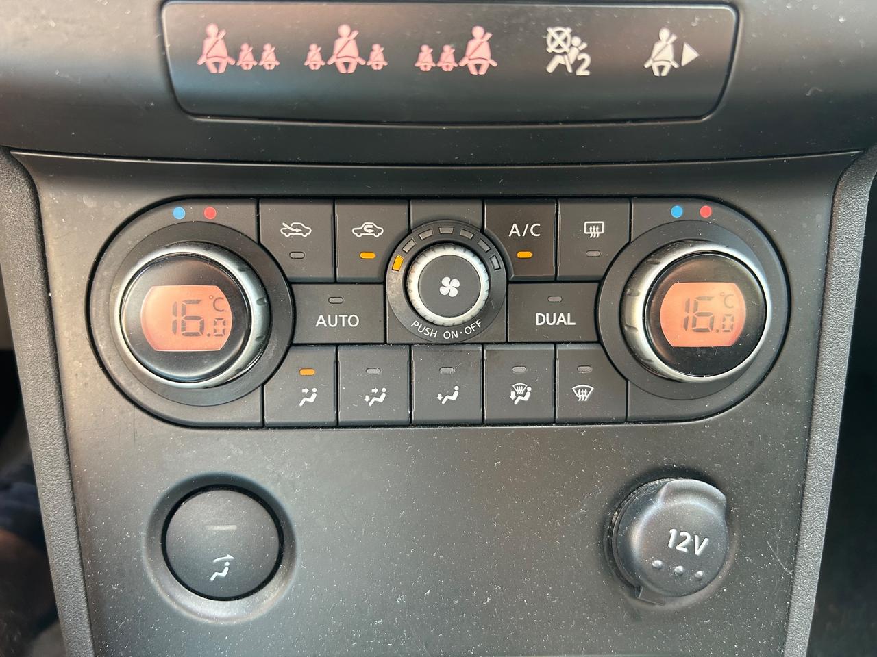 Nissan Qashqai 2.0 dCi DPF Tekna