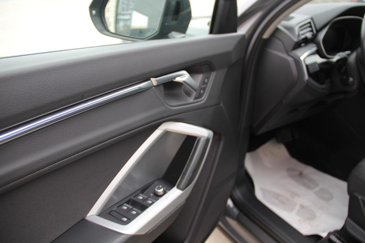 Audi Q3 TDI quattro S tronic Business Advanced (KW 110-CV150)