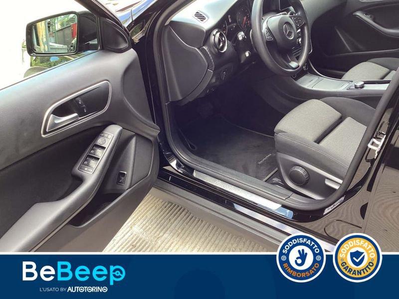 Mercedes-Benz GLA 200 D BUSINESS AUTO