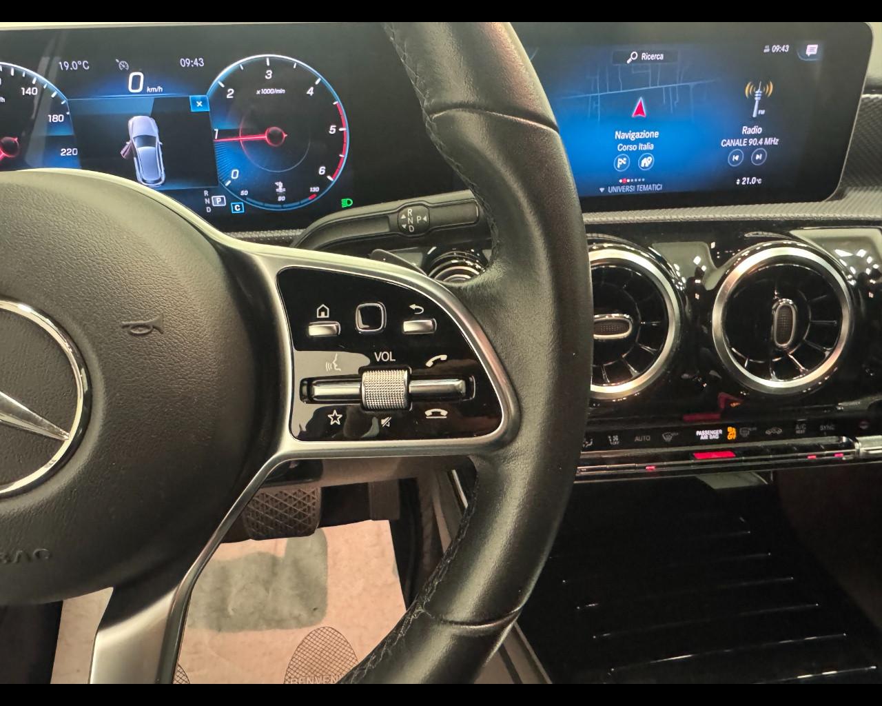 Mercedes-Benz A 180D PREMIUM AUTO