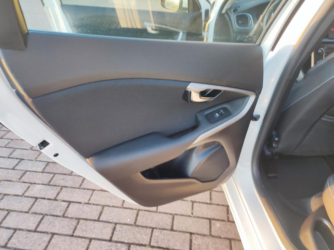 Volvo V40 D3 Geartronic Business Plus