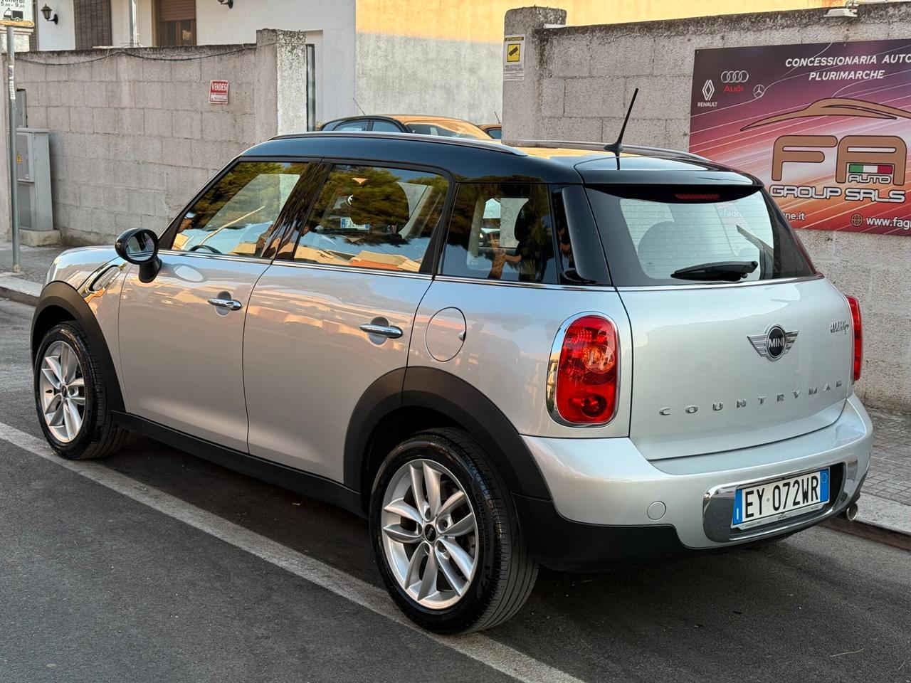 Mini Cooper D 1.6 Countryman *PACK LUCI - 2014