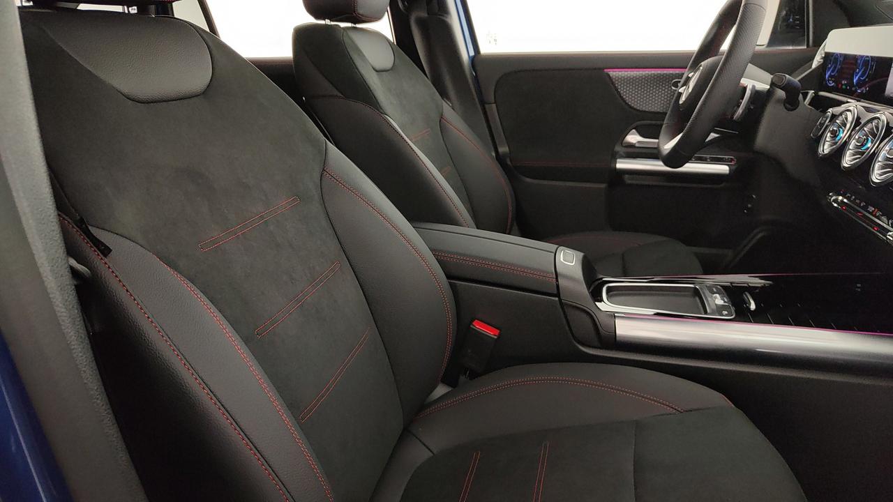 Mercedes-Benz EQA 300 AMG Line Advanced 4matic