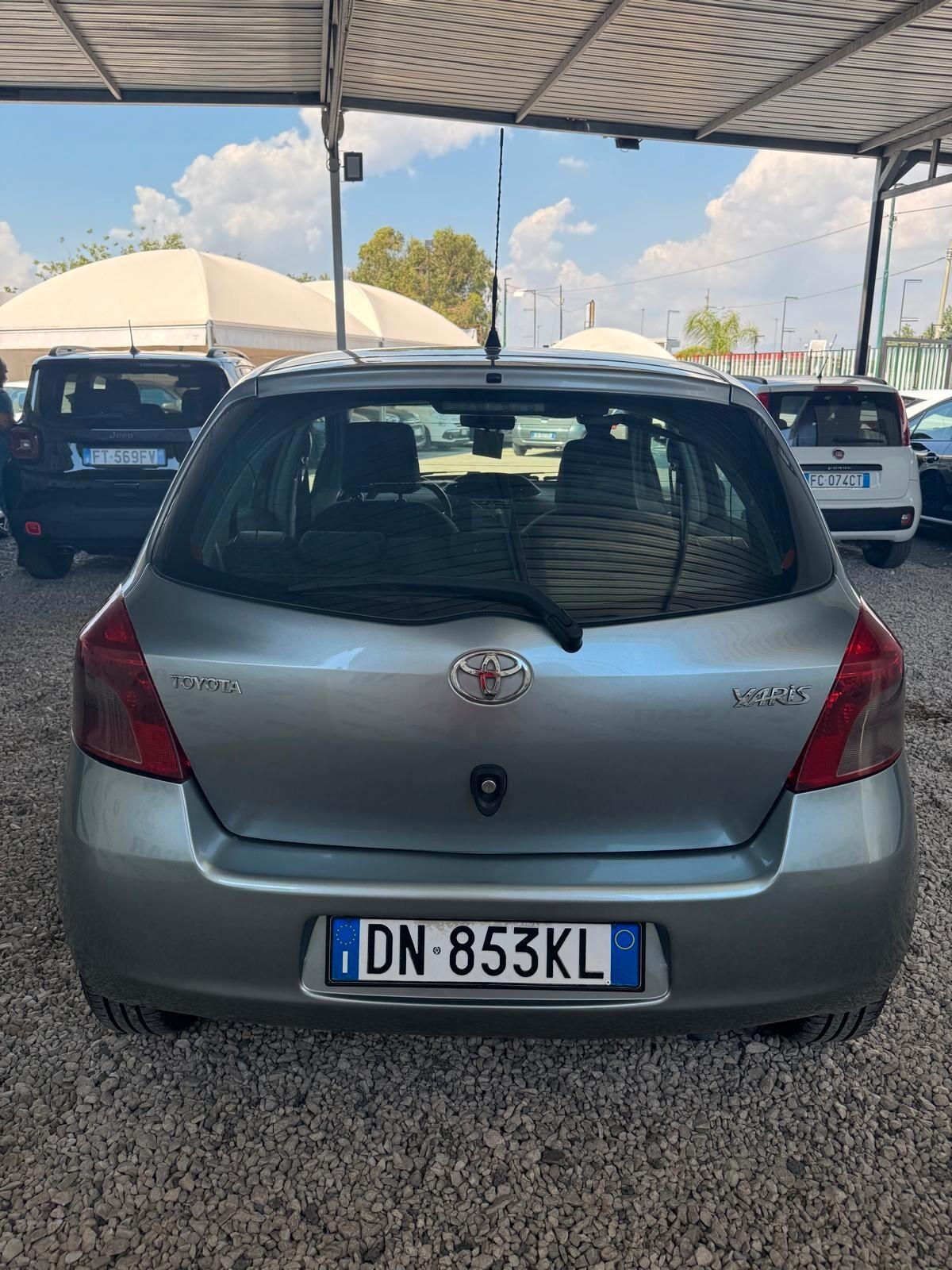 Toyota Yaris 1.4 D-4D 5 porte M-MT Navi