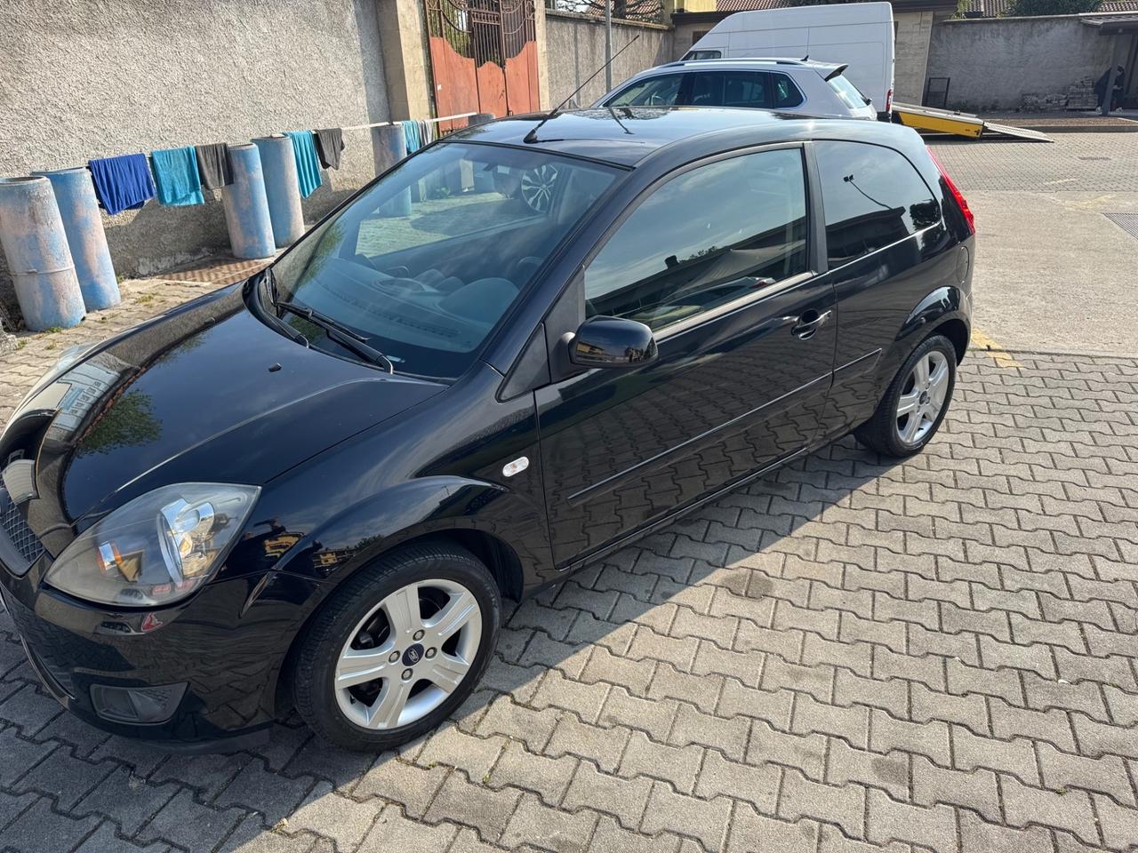 Ford Fiesta 1.2 16V 3p. neopatentati