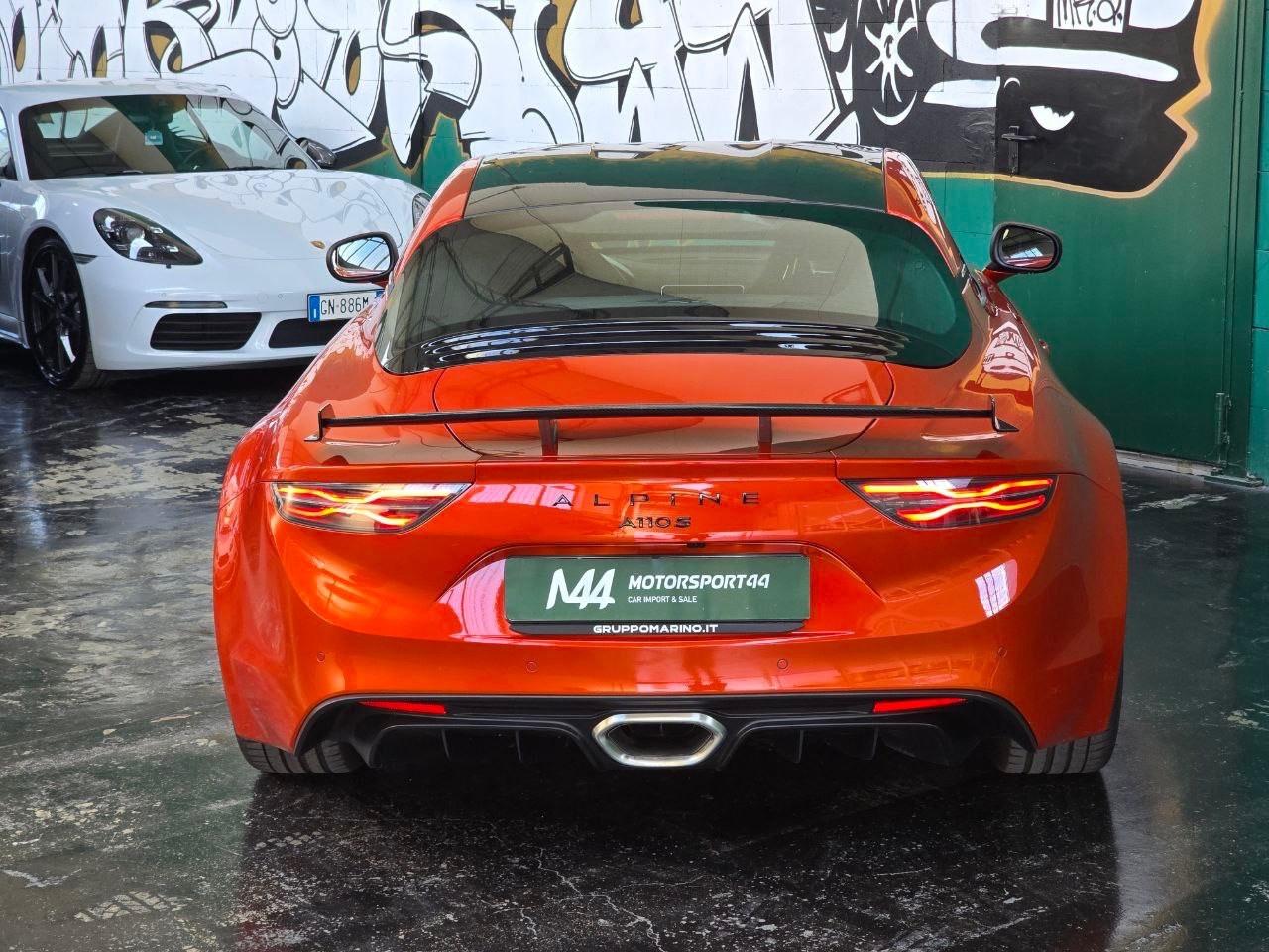 Alpine A110 S Orange, Carbonio