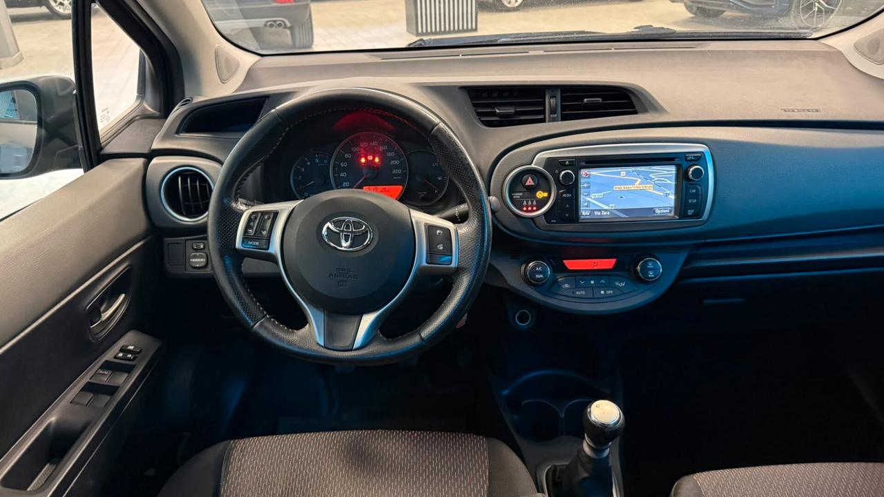 TOYOTA YARIS 1.4 D 5 PORTE LOUNGE 2014