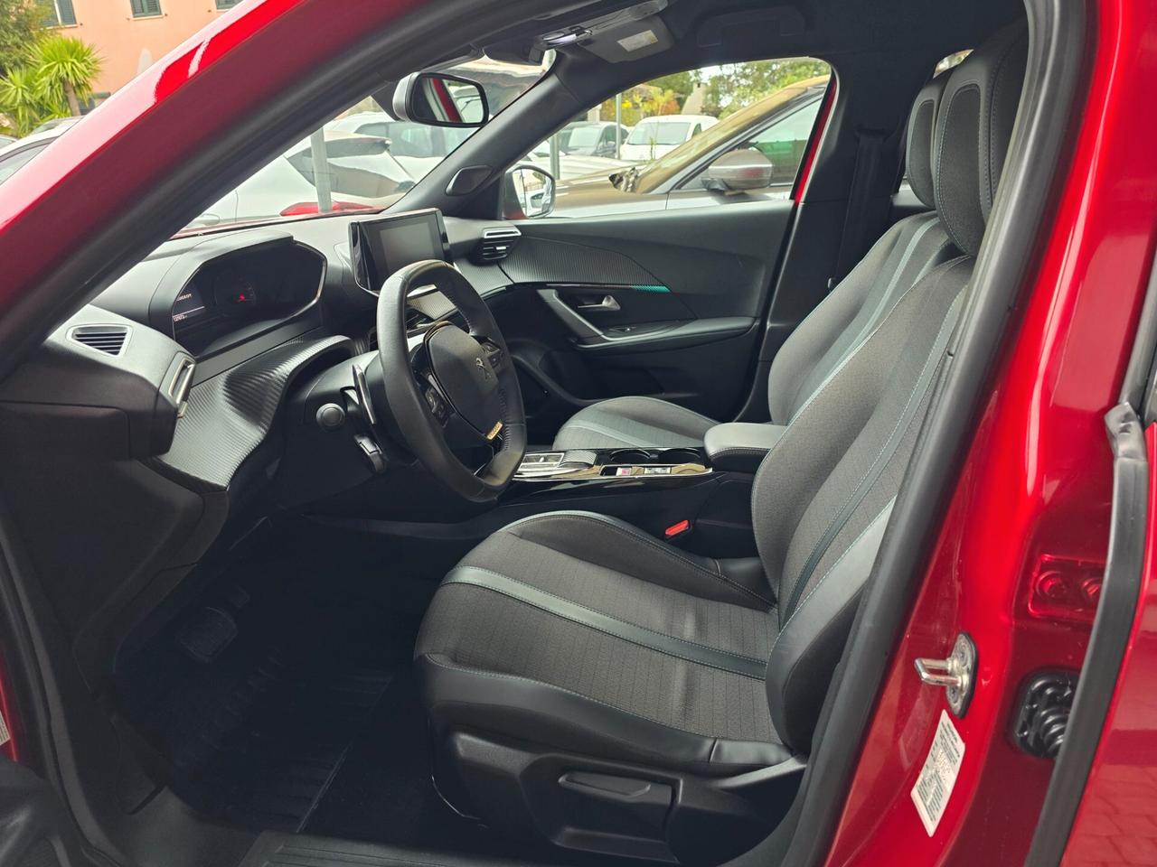 Peugeot 2008 BlueHDi 130 S&S EAT8 Allure