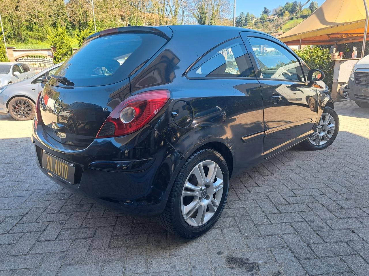 Opel Corsa 1.2 BENZ ,3P/OK NEOPATENTATI