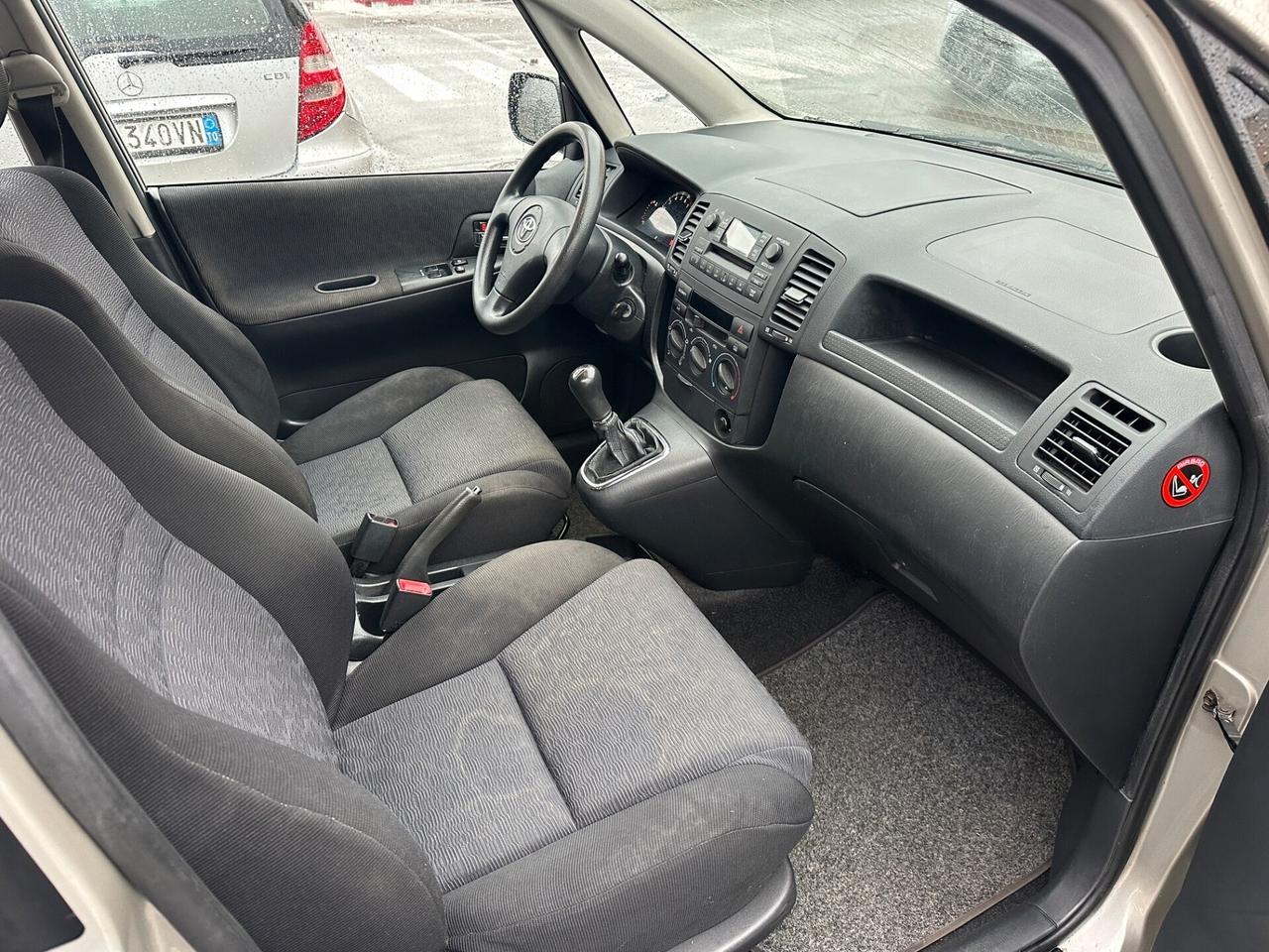 Toyota Corolla 1.4 16V 5 porte