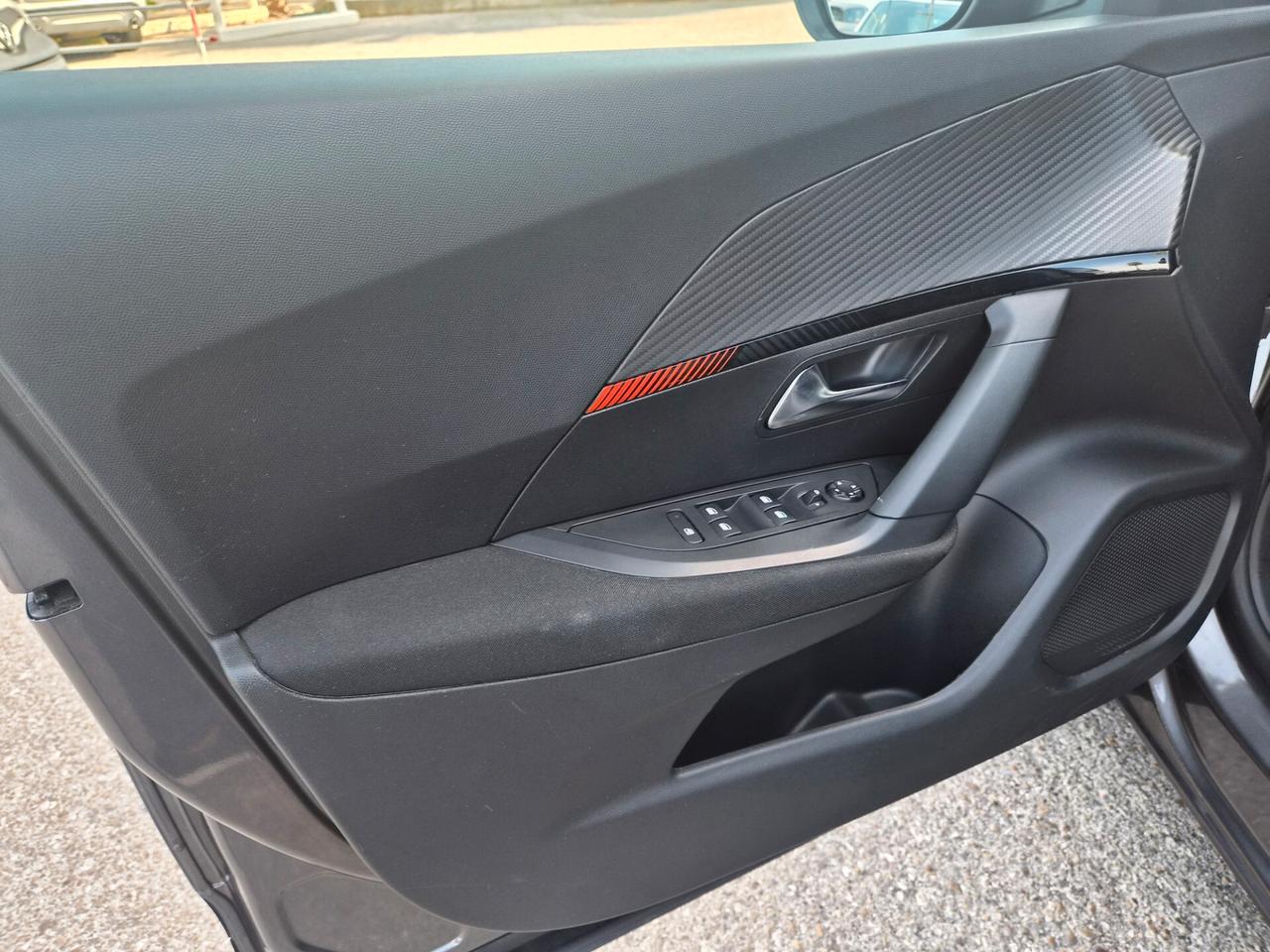 Peugeot 2008 PureTech 100 S&S Allure