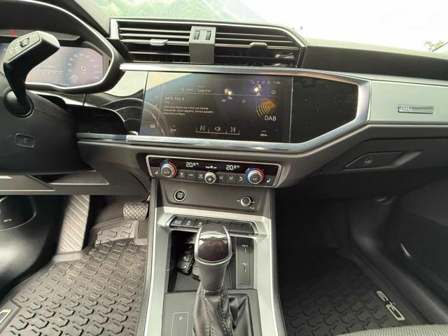 AUDI Q3 35 TFSI S line edition