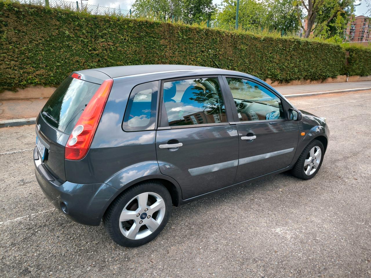 Ford Fiesta 1.2 16V 5p. Ghia DA LEGGERE BENE