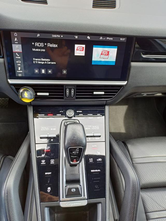 PORSCHE Cayenne 3.0 V6
