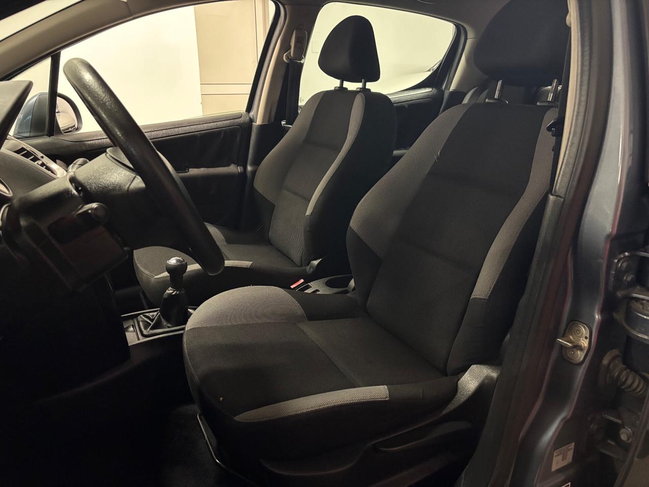 Peugeot 207 1.4 HDi 70CV OK NEOPATENTATI