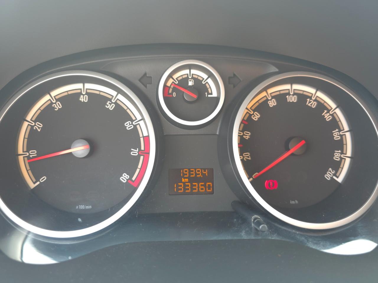 Opel Corsa 1.2 3 porte b-color