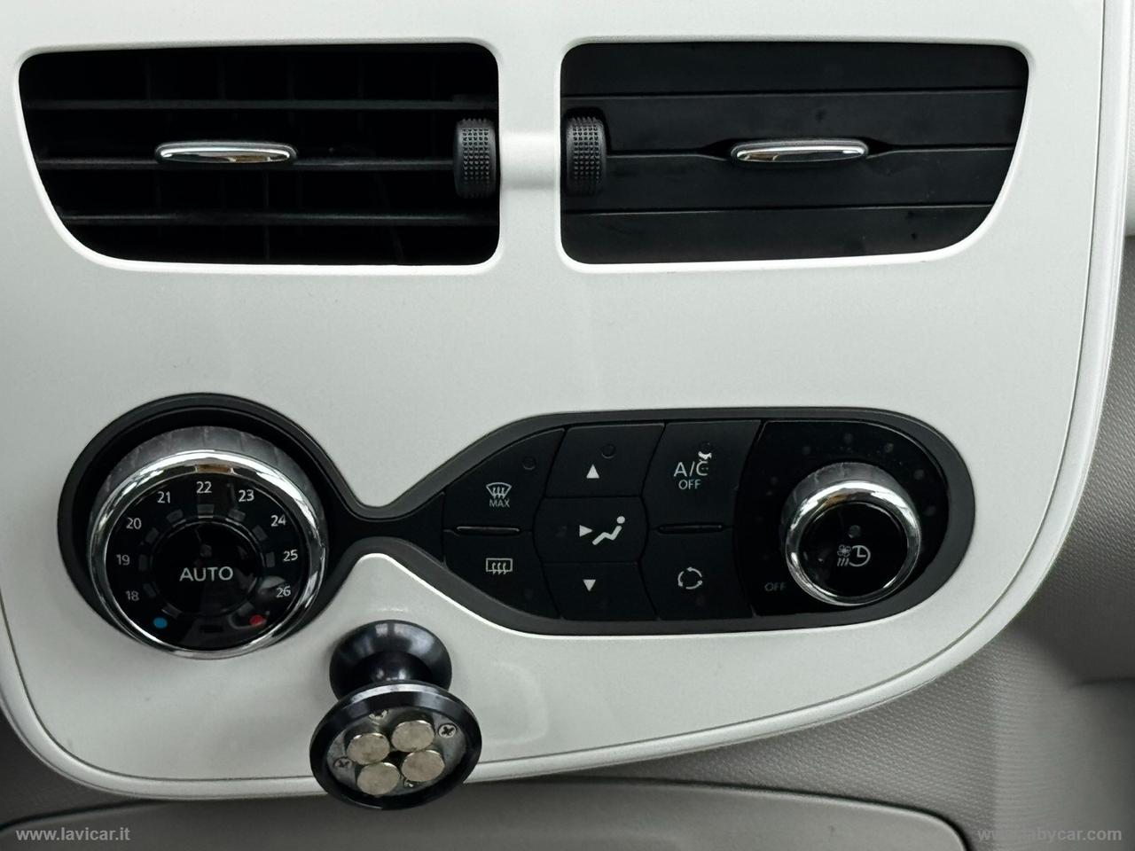 RENAULT ZOE Life Q90