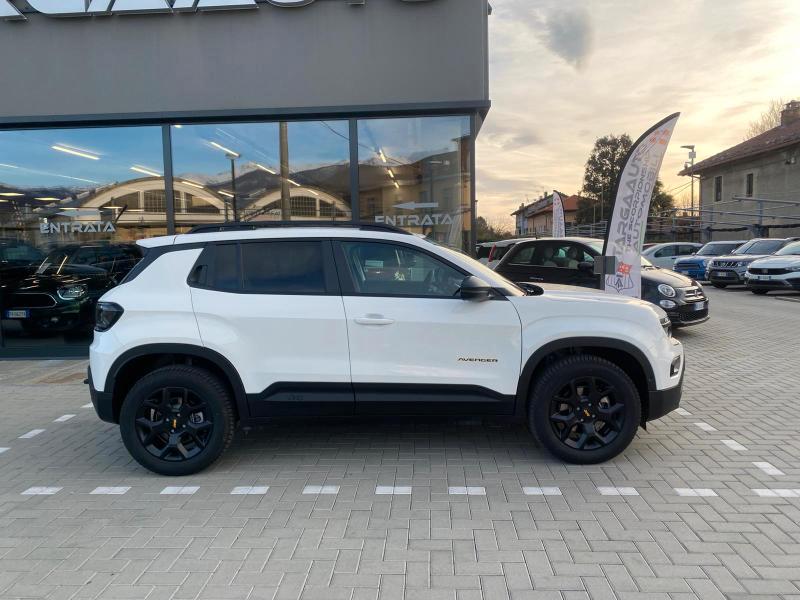 Jeep Avenger 1.2 turbo e-hybrid mhev The North Face 4xe 145cv edct6